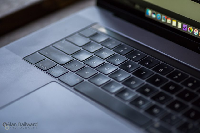 A Photographers Review of the 2016 MacBook Pro with TouchBar